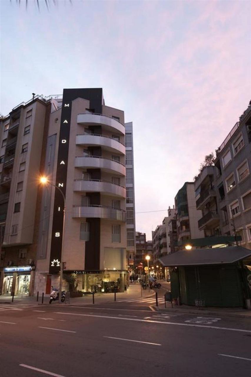 Hotel Madanis L'Hospitalet de Llobregat Exteriör bild